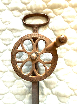Antique Dover Hand-Crank Egg Beate