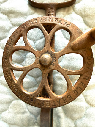 Antique Dover Hand-Crank Egg Beate
