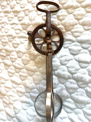 Antique Dover Hand-Crank Egg Beate