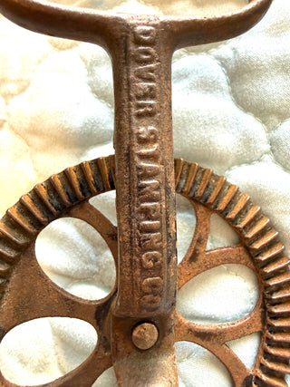 Antique Dover Hand-Crank Egg Beate