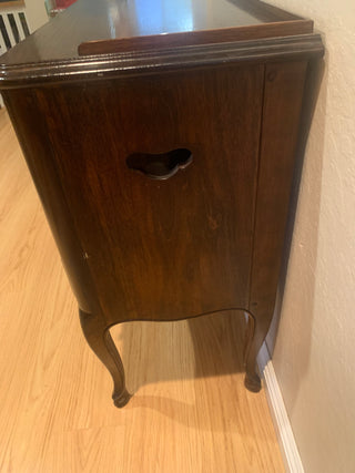 Vntg French provincial side table/nightstand