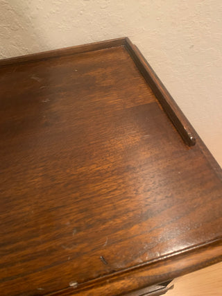 Vntg French provincial side table/nightstand