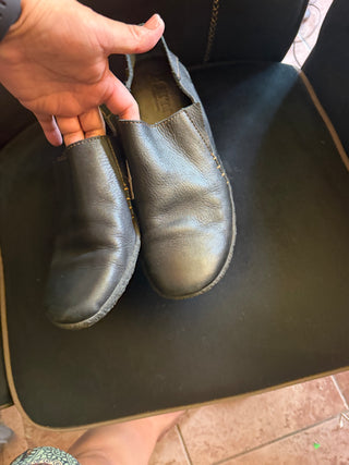 Born Black Leather Loafers size 8/ 41