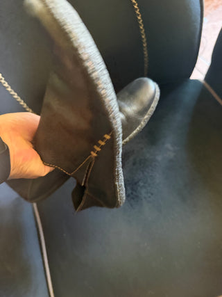 Born Black Leather Loafers size 8/ 41