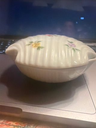 Porcelain Shell Shaped Trinket Dish with Lid (Lara San Francisco) Floral