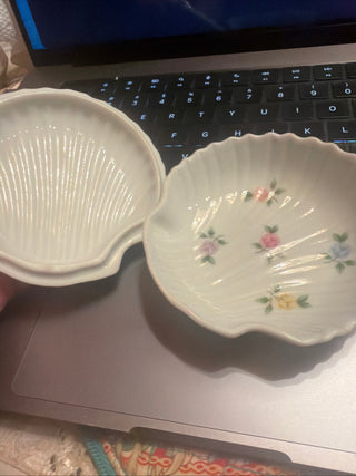 Porcelain Shell Shaped Trinket Dish with Lid (Lara San Francisco) Floral
