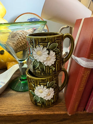 Groovy Green Daisy Mug
