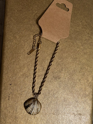 Goldtone Shell bracelet