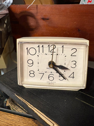 VTG Working USA Clock