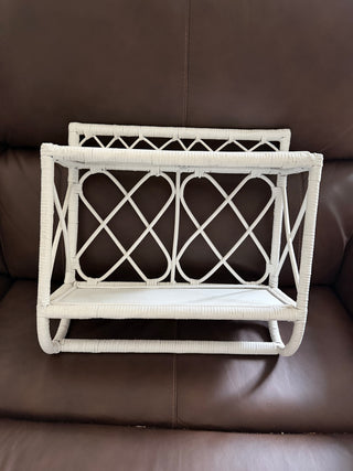 Vtg White Wicker Wall Shelf w/ towel bar