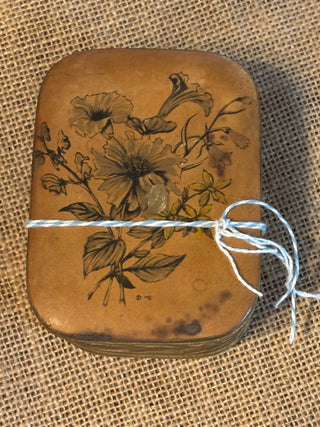 Borghese Gold Floral Ceramic Box w lid