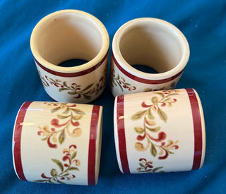 Red berries and green leaves napkin rings set of 4