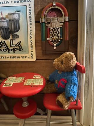Bears in malt shop