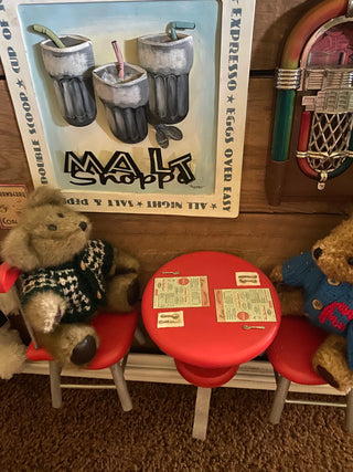 Bears in malt shop