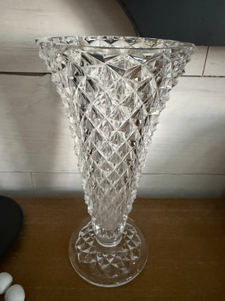 Vtg. clear pressed trumpet "Diamond Point"
