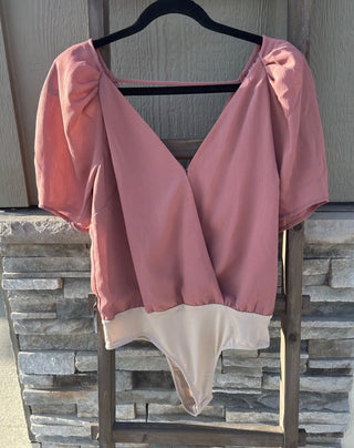 Revolve ASTR the Label Colby Bodysuit Size Small Puff Sleeve Shoulder Mauve