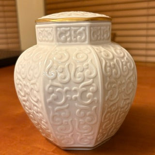 Vntg Lenox Arabesque Ginger Jar with Lid