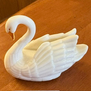 Lenox Swan Card Holder or Cake Topper