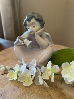 Lladro 5723 Heavenly Chimes Porcelain Angel with Bell