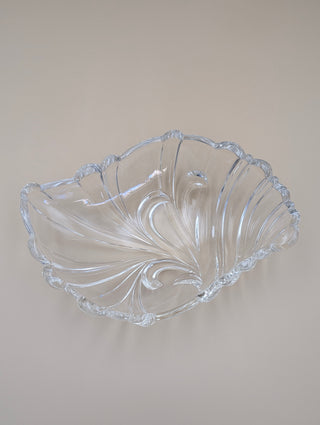 Ribbed Glass Seashell Bowl