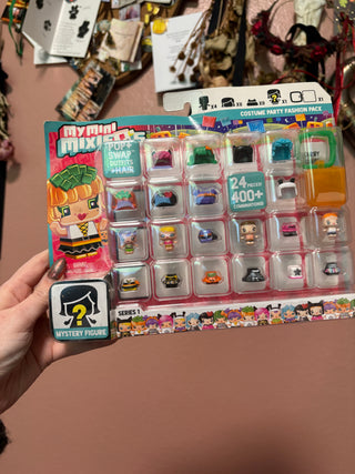 My Mini MixieQs Costume Party Fashion Pack