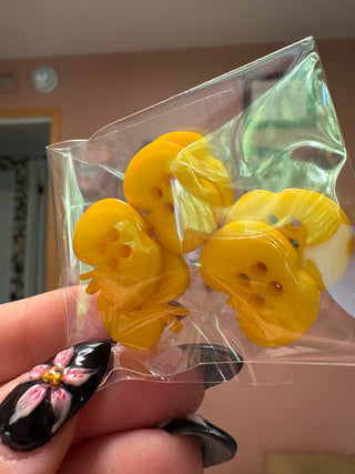 Pack of 6 Yellow/Orange Apple Buttons
