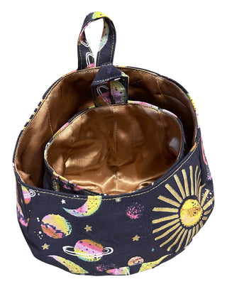 Fabric hanging pods