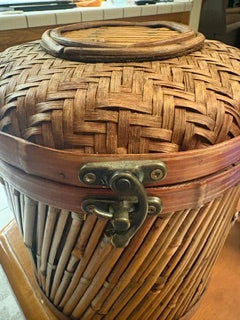 Vntg Round Bamboo & Rattan Lidded Basket