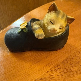 Vntg Tender Times Kitten in Black Shoe