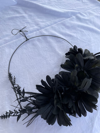 Black Metal Wreath w/ Flowers 10"