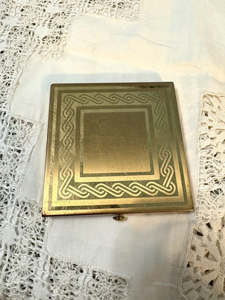 Vintage Square Wadsworth Compact RSV