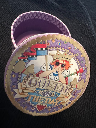 Trinket Box: ME Queen Day Small MTS|89835