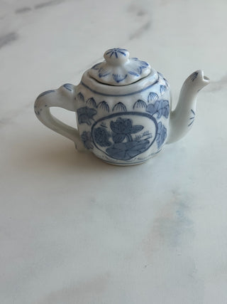 Chinese Blue and White Mini Teapot|96541