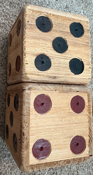 2 dice with red and black dots RSV (set)
