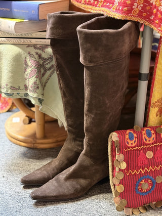 Sundance Tall Suede Boots, 39 (8) -- MTS
