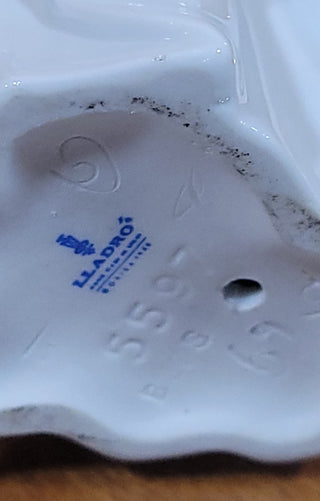 Llardro Girl w Hat Rcd|93487