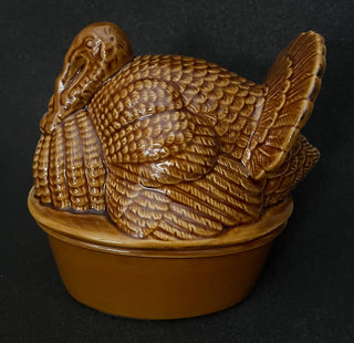 CRATE & BARREL LIDDED TURKEY DISH LOVELY BURNT ORANGE COLOR EXCELLENT CONDITION NO CRACKS OR CHIPS (KJS) RCD