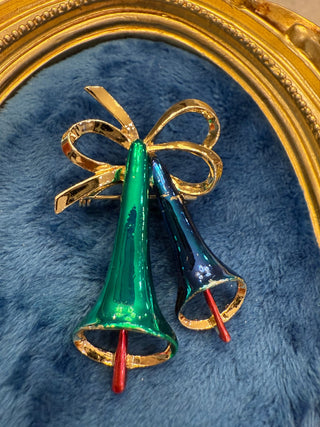 vtg BROOCH GOLD TONE PIN 2.25" ENAMEL CHRISTMAS BLUE GREEN BELLS|140229
