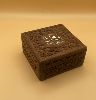 carved jewelry box with inlay 0SW RSV