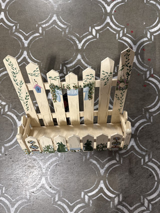 AJ - Bunny Picket Fence Hanging Shelf MTS|62332