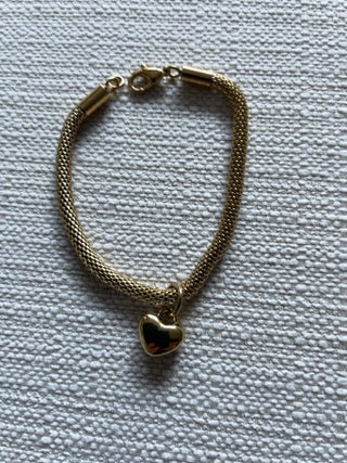 Vintage mesh gold town bracelet with puffed heart 7.5”