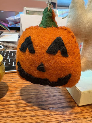 Hanging Felt stuffed  Jack-o-lantern Halloween decor 3". RCD