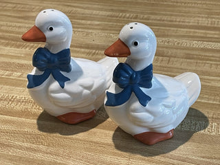 80's B&D Goose w/ Bows Salt Pepper Set--SP MTS