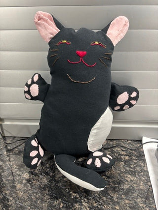 isd soft black and white cat sculpture|55196