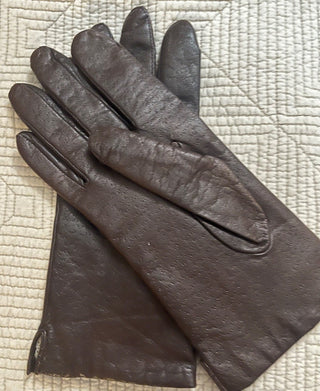 VINTAGE BROWN LEATHER GLOVES MADE IN PHILLIPINES IN NEW CONDITION MARKED AS LARGE BUT FITS LIKE SMALL OR MEDIUM (KJS) RCD