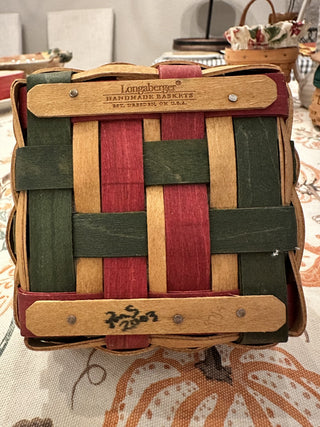 Longaberger Holiday Basket w/Handle and Liner MTS|104333
