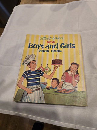 Vintage Boys and Girls cookbook  RSV|83423