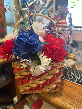 Red/white basket w/red/white/blue flowers 9"x6"x5.5" RCD