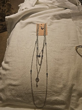Key Keynote Blue Necklace & Earring set