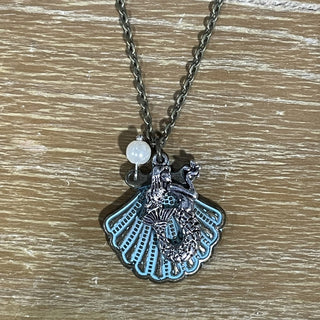 mermaid w/ patina shell, 18" chain RSV
